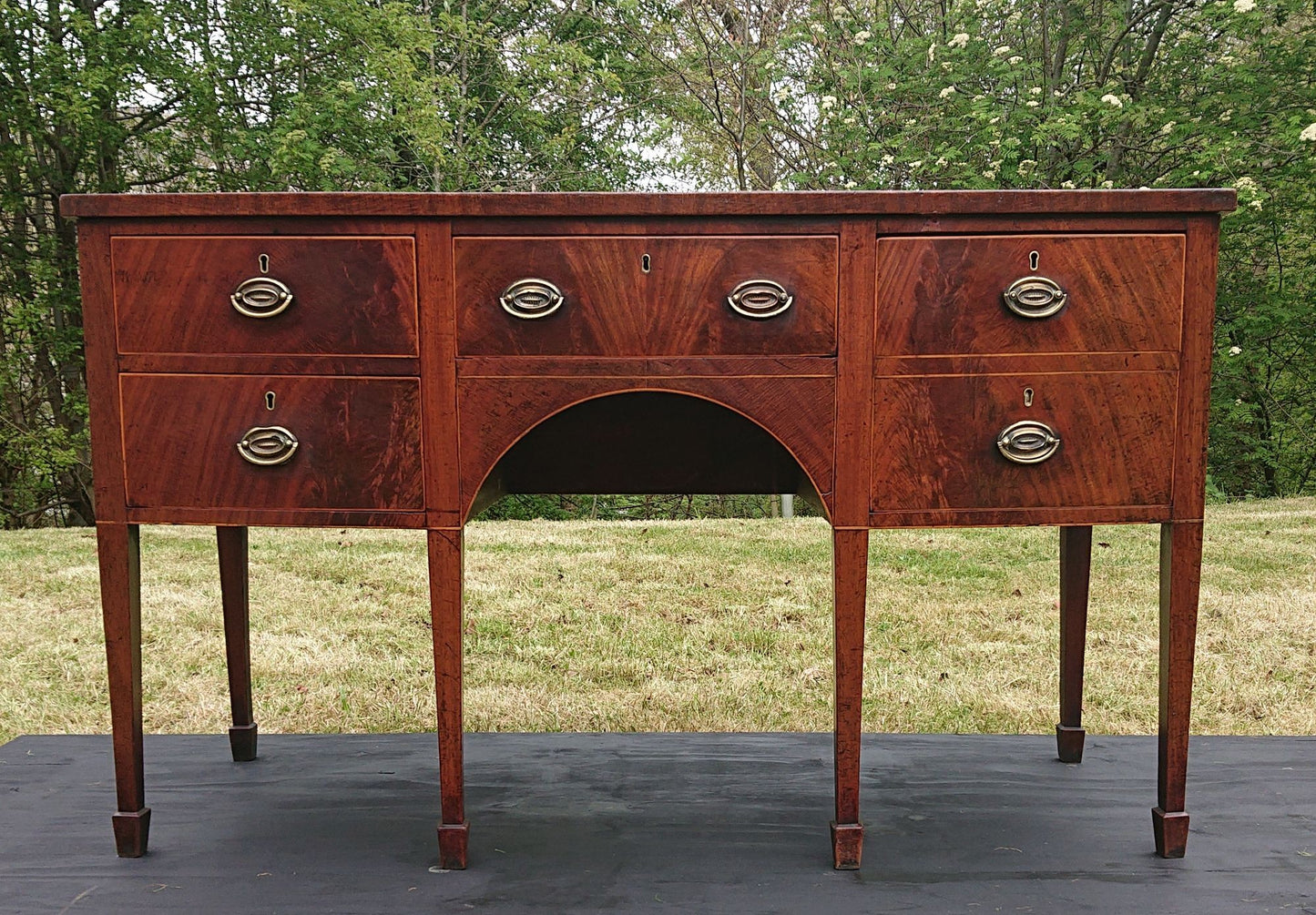 Very Fine 18th Century Mahogany Sideboard