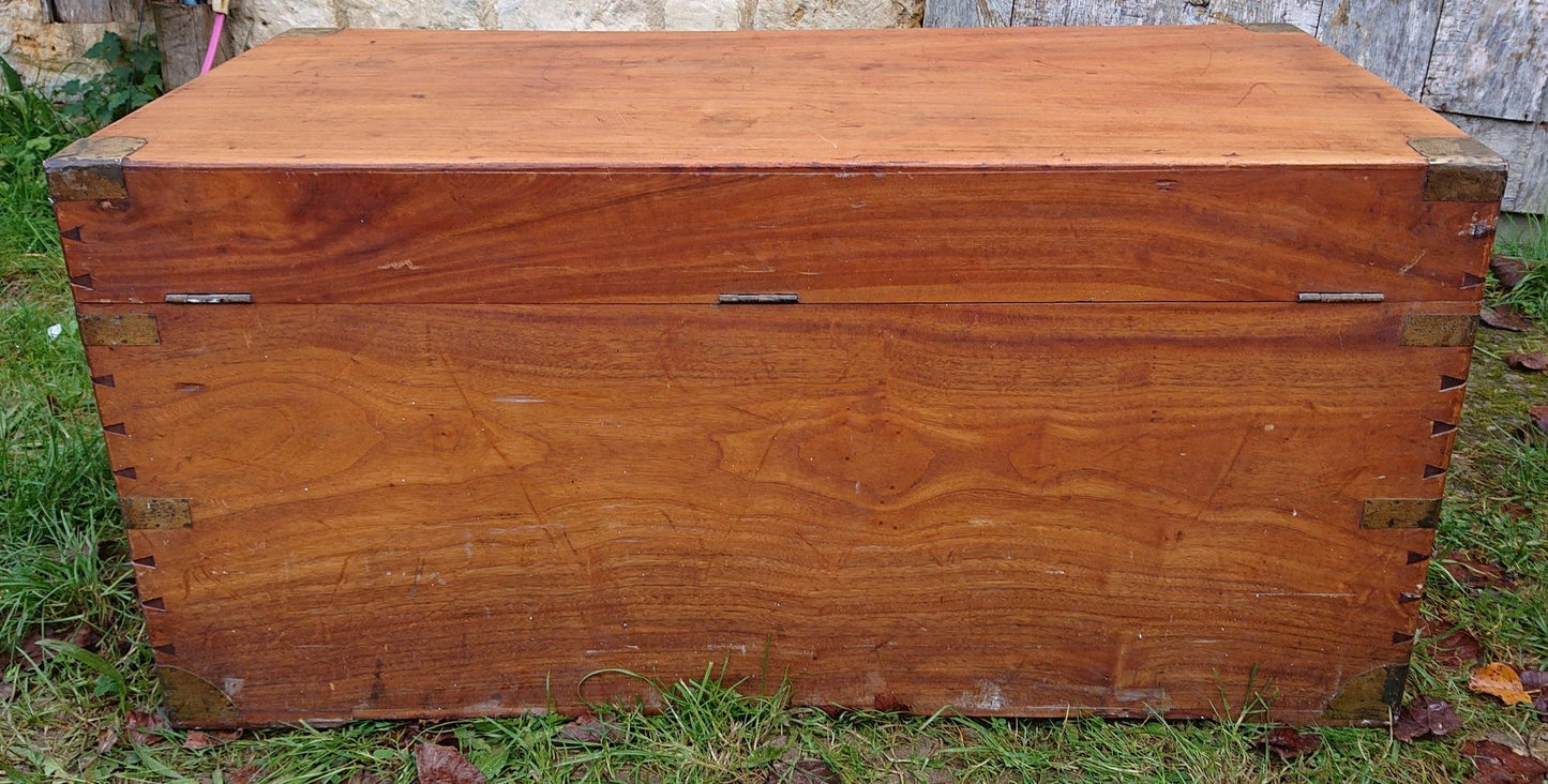 Great Quality Early 20th Century Travelling Coffer Chest