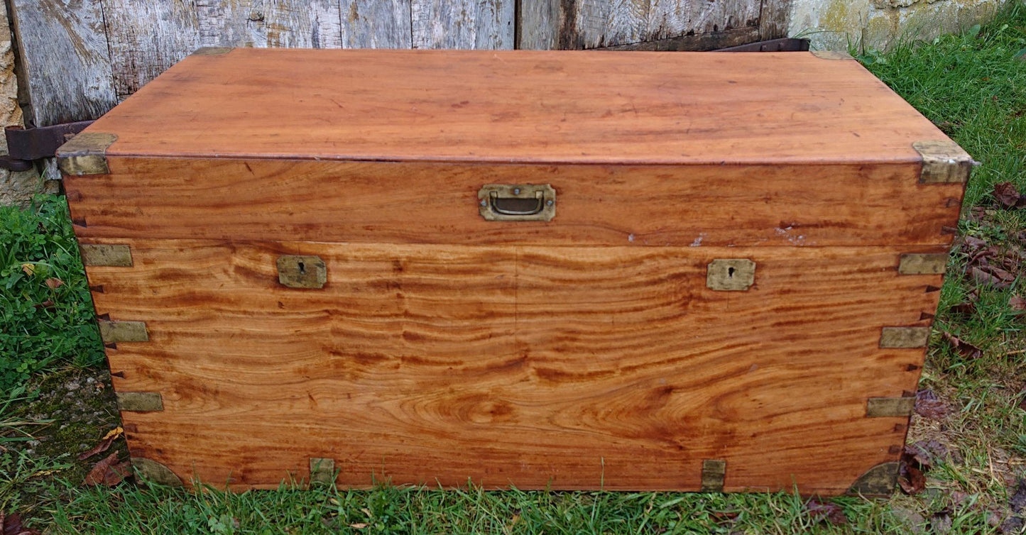 Great Quality Early 20th Century Travelling Coffer Chest
