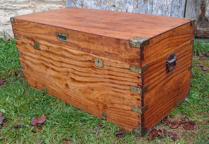 Great Quality Early 20th Century Travelling Coffer Chest