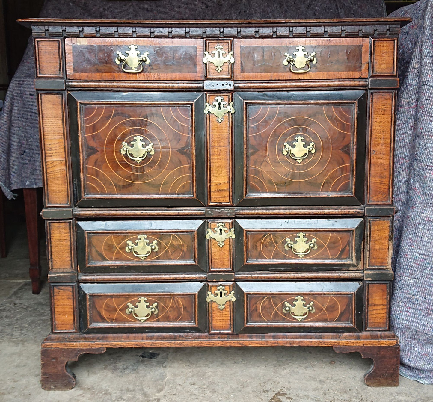 Oyster Veneer Chest of Drawers