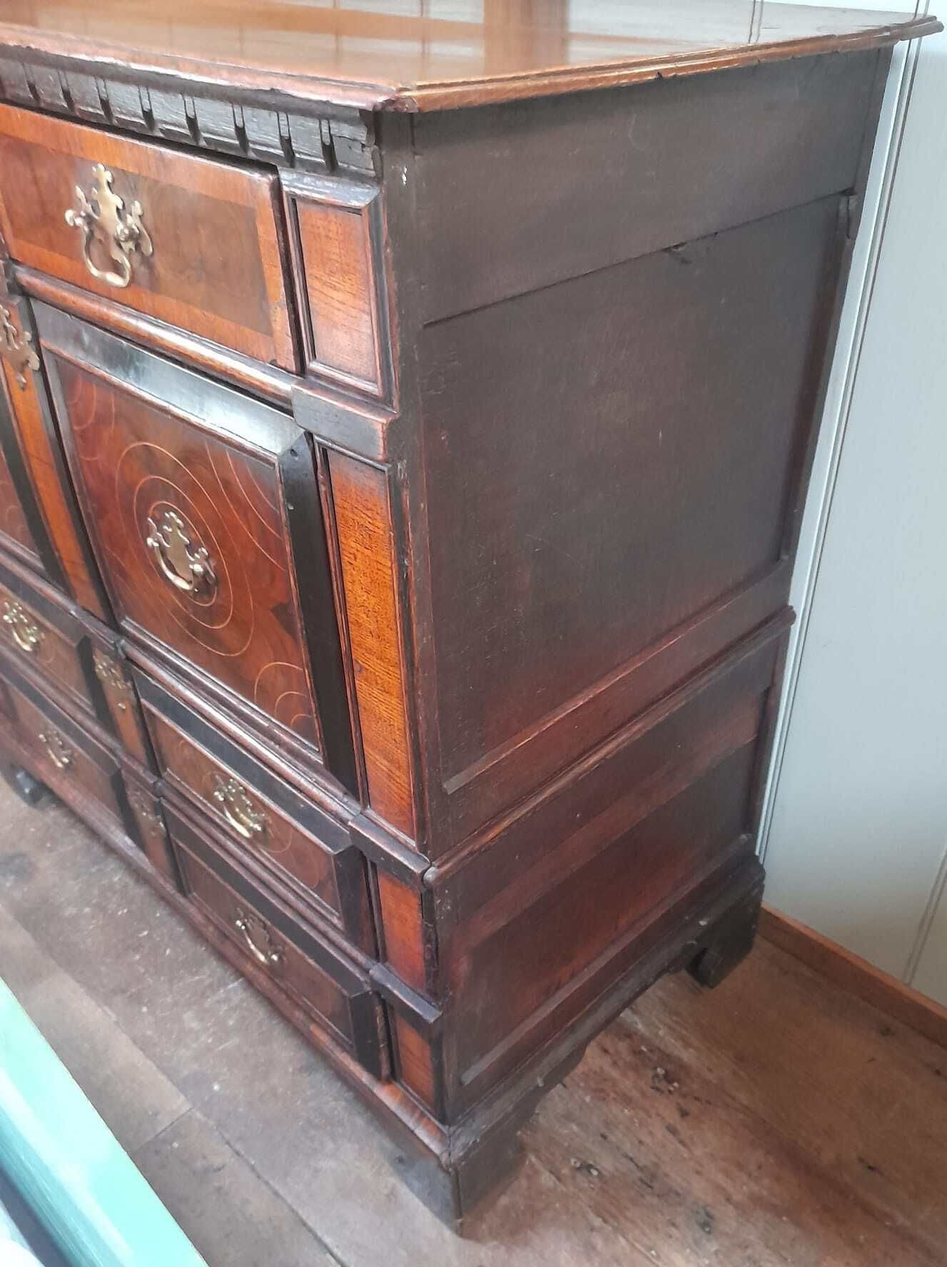 Oyster Veneer Chest of Drawers