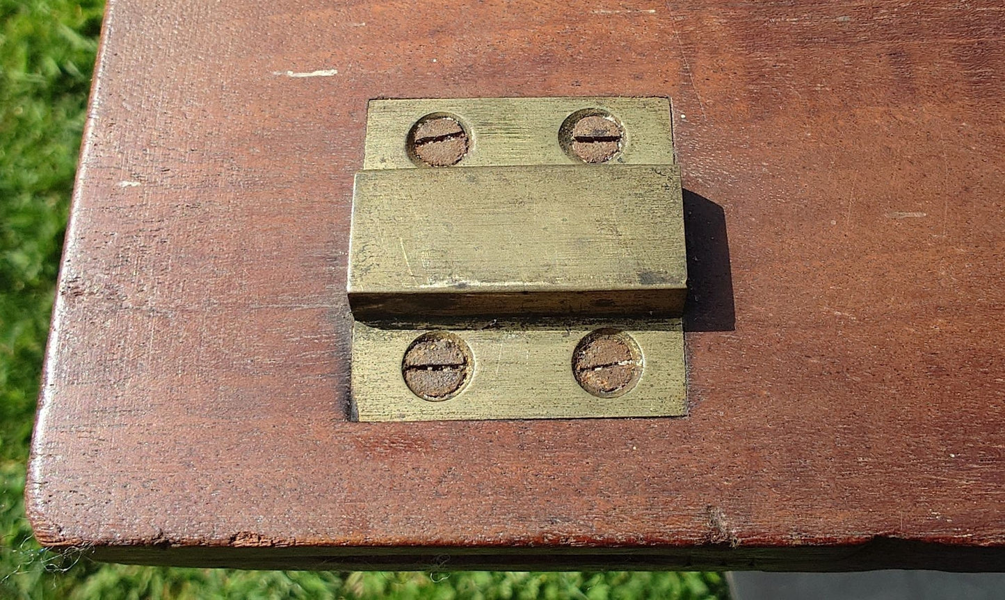 Early 19th Century Antique Extending Mahogany Dining Table Made By Gillows Of Lancaster and London