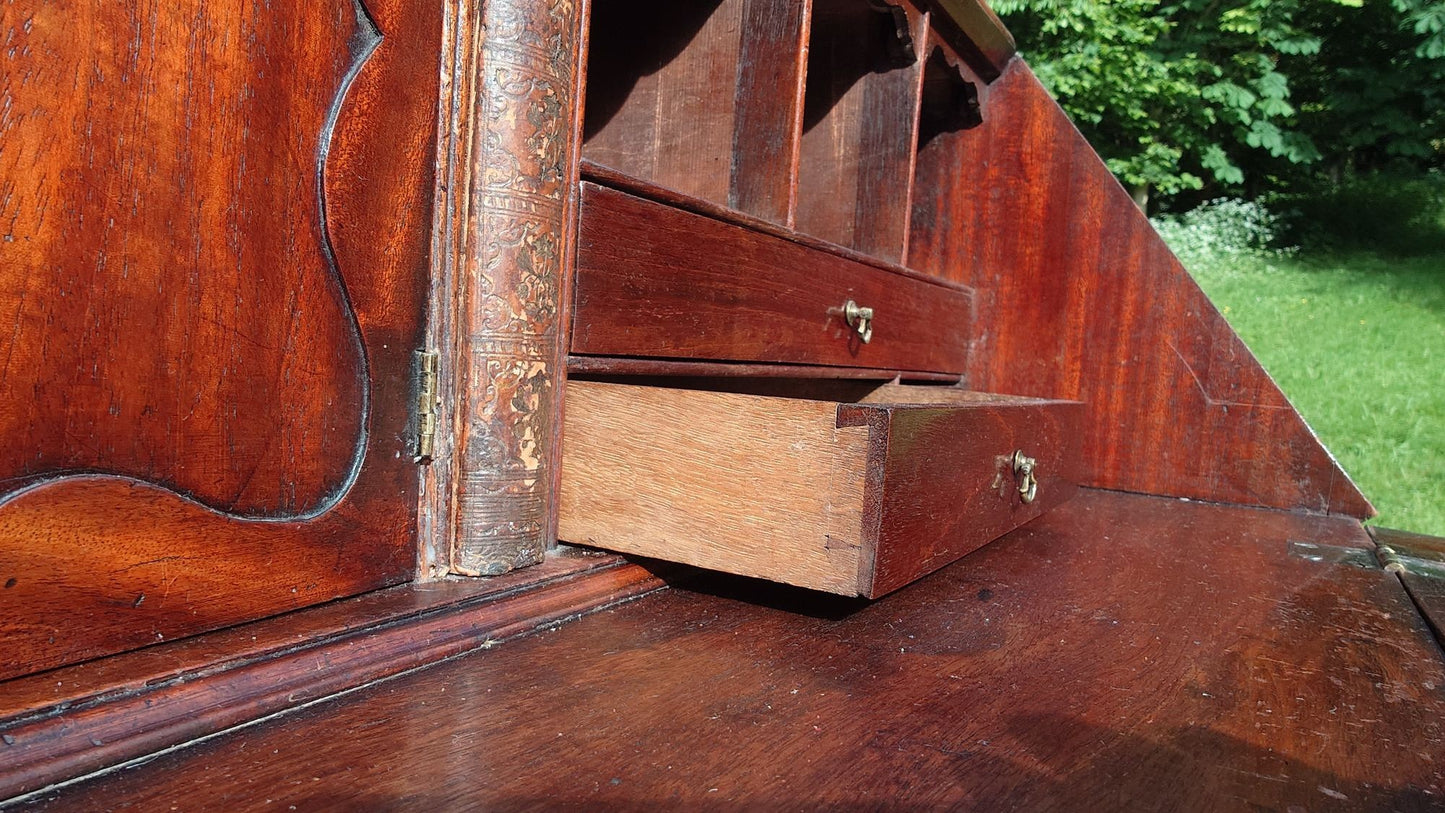 Great Proportion Tall And Slim 18th Century Bureau Bookcase